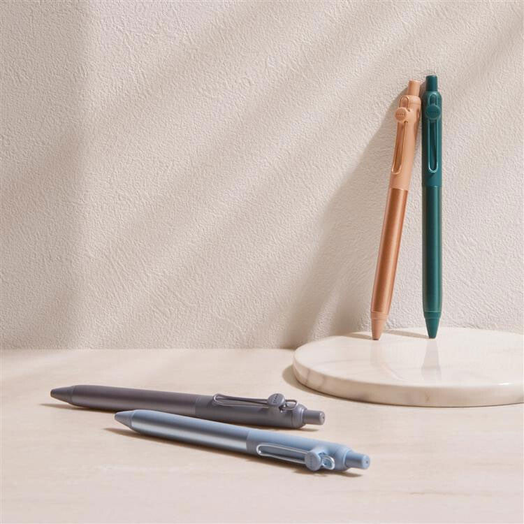 Żelowy długopis Zento Flow Mitsubishi Pencil 0,5 mm czarny wkład