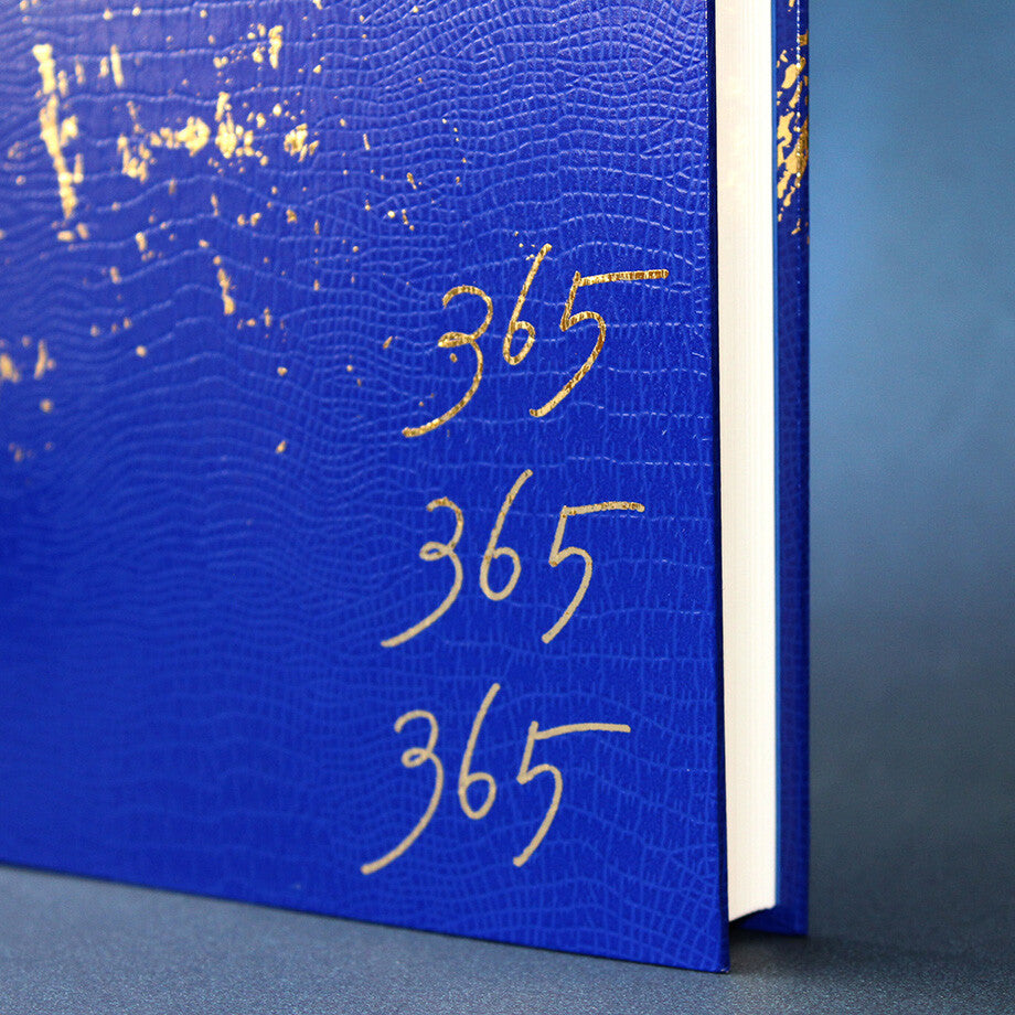 Dziennik na 3 lata 365 365 365 Ichikudo Printing granatowy ze złotymi zdobieniami